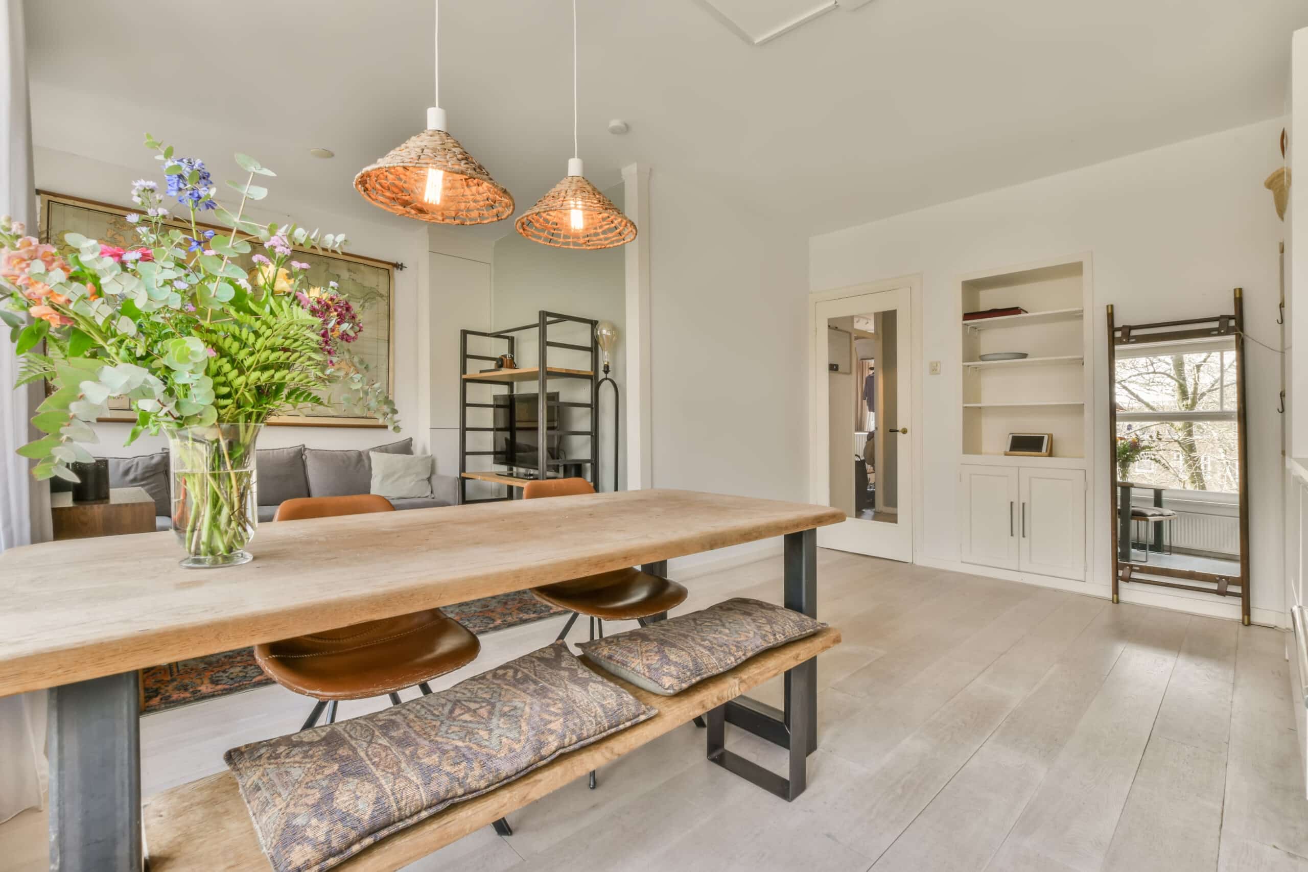 εναλλακτική λύση στις καρέκλες τραπεζαρίας